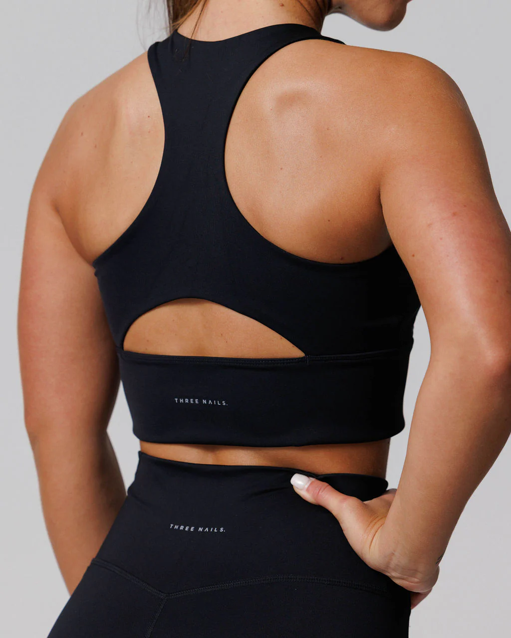 Endura-Train™ Longline Bra - Black - Image 3