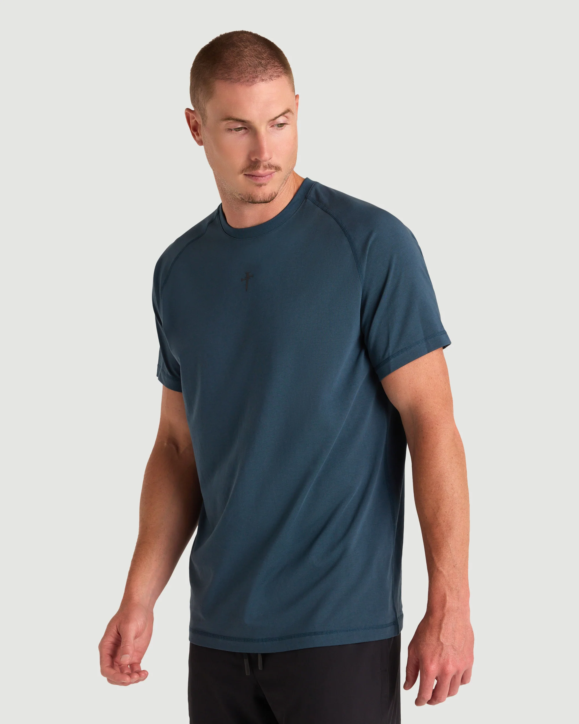 Core Hybrid Tee - Midnight Navy - Image 5