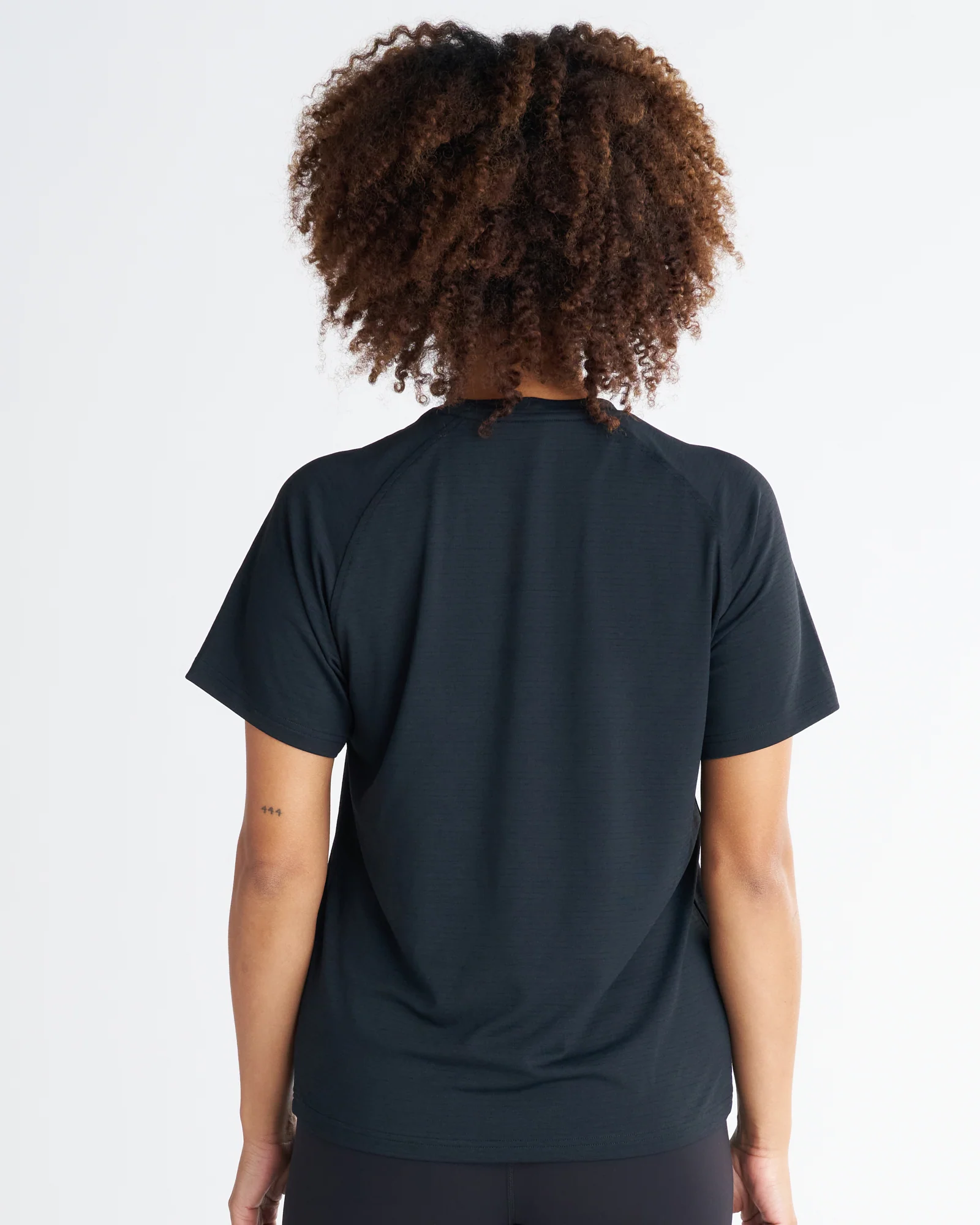 Women's Aion-Lite™ Relaxed Tee "Cross" - Black - Image 4