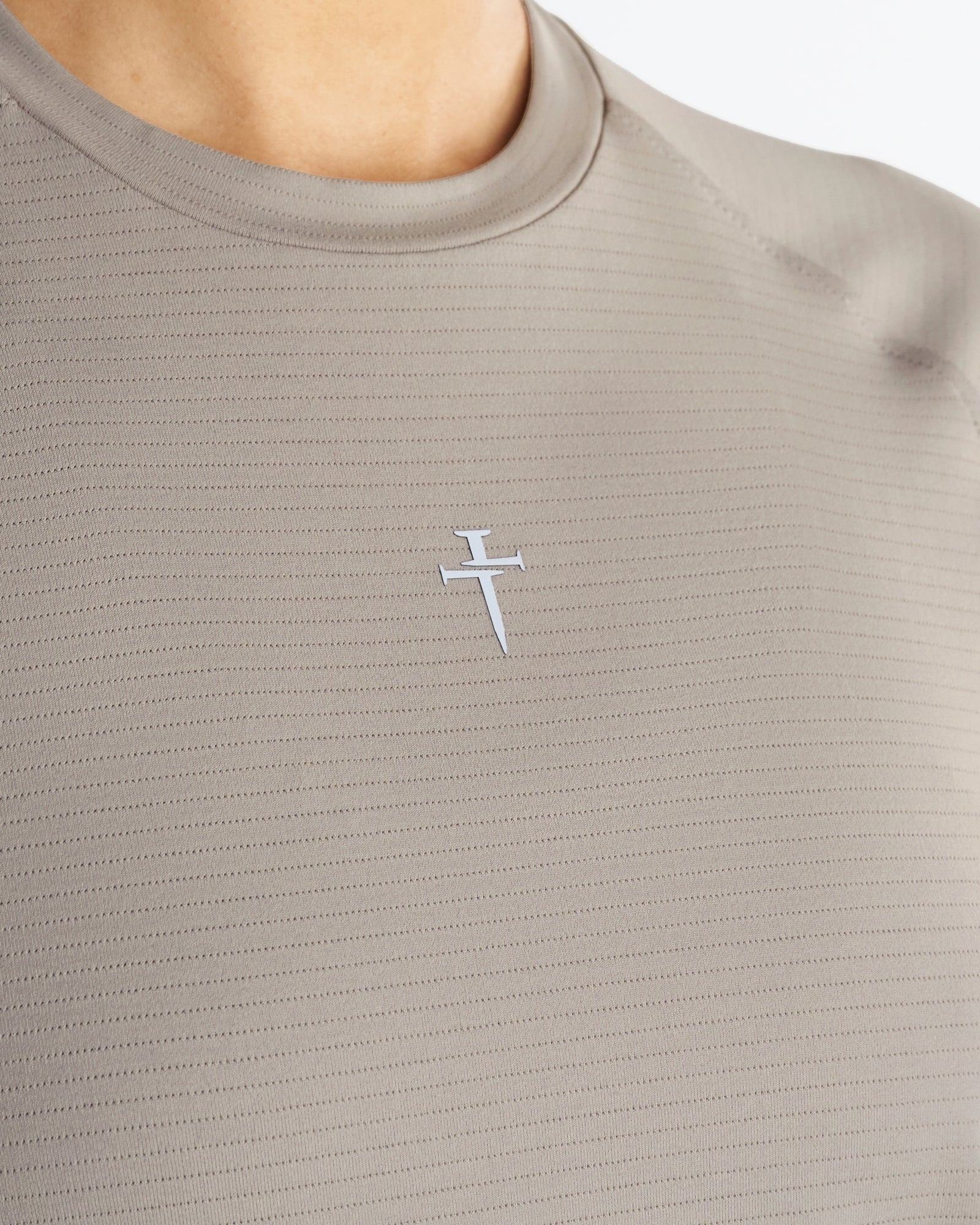 Women's Aion-Lite™ Relaxed Tee "Cross" - Sand - Image 2